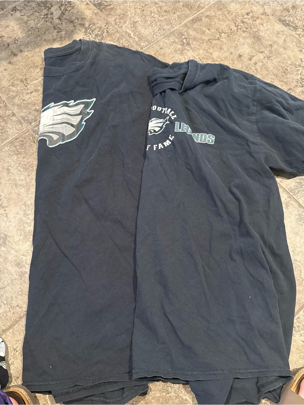 🧇2 older Men’s Black Philadelphia eagles Super Bowl T-Shirts